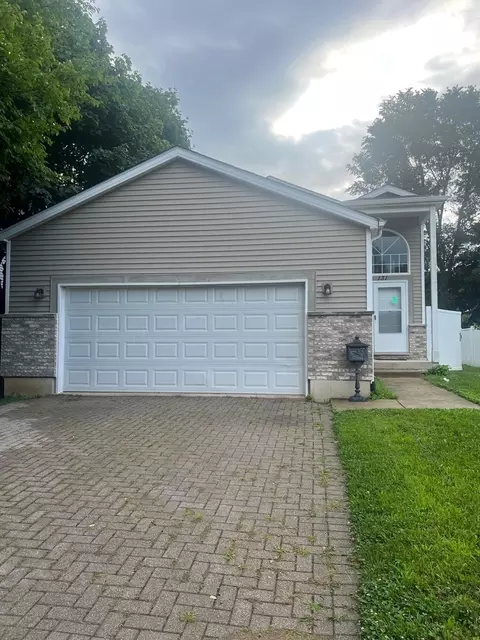 131 Dorchester Ct, Waukegan, IL 60085