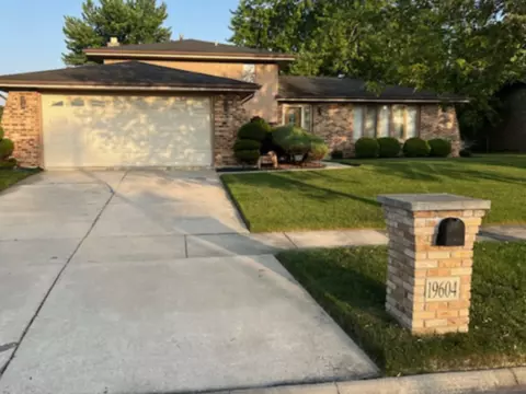 19604 Lake Lynwood Dr, Lynwood, IL 60411