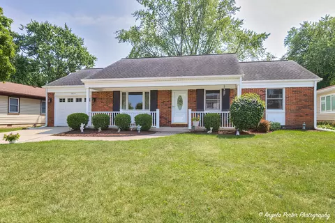 1015 Plum Grove Cir, Buffalo Grove, IL 60089