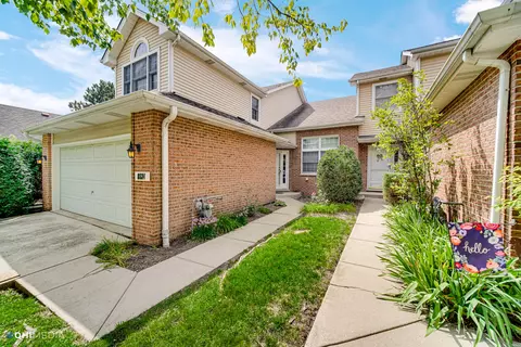 8634 Pearson Dr, Darien, IL 60561