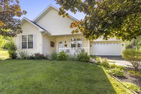 10995 Pheasant Run Ln, Roscoe, IL 61073