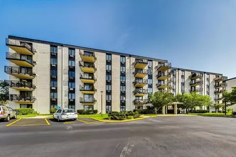 9128 W Terrace Dr #3F, Niles, IL 60714