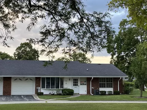 7405 Clarendon Ct #73, Fox Lake, IL 60020