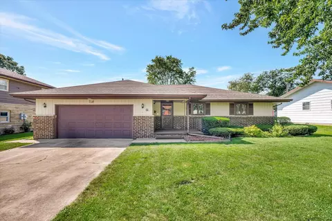 10 Lane Dr, Paxton, IL 60957