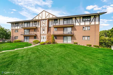 11000 S Theresa Cir #1D, Palos Hills, IL 60465