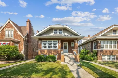 2944 Wisconsin Ave, Berwyn, IL 60402