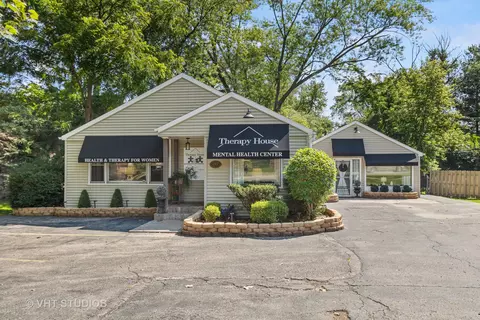 1317 S Main St, Algonquin, IL 60102 photo 1