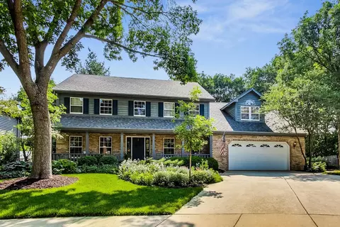 2120 Primrose Ln, Naperville, IL 60565