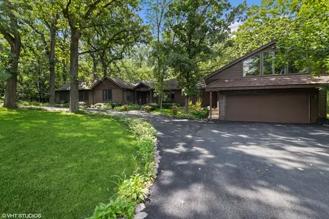 12630 S Timberlane Dr, Palos Park, IL 60464