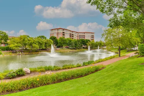 40 Prairie Park Dr #408, Wheeling, IL 60090