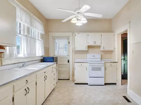 651 Meyers St, Monticello, IL 61856 photo 14