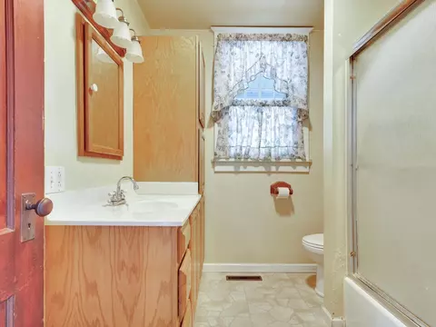 651 Meyers St, Monticello, IL 61856 photo 18