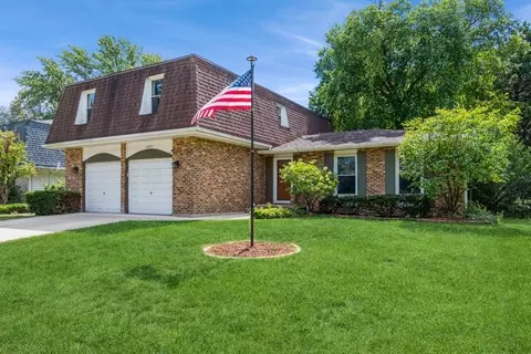 1971 Oxnard Dr, Downers Grove, IL 60516