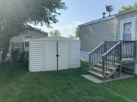 36 Maple St, Minooka, IL 60447 photo 2