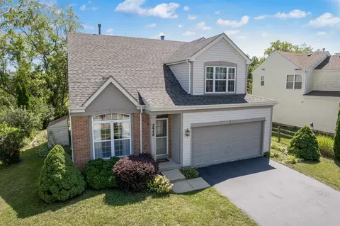 2940 Deerpath Ln, Carpentersville, IL 60110