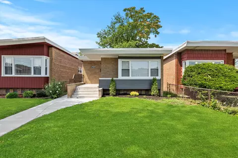 9004 S Oglesby Ave, Chicago, IL 60617