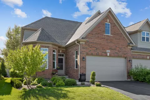 1603 Castle Lawn Ct, Naperville, IL 60565