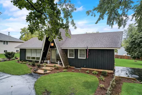 38 W124 Richard Dr, Elgin, IL 60124