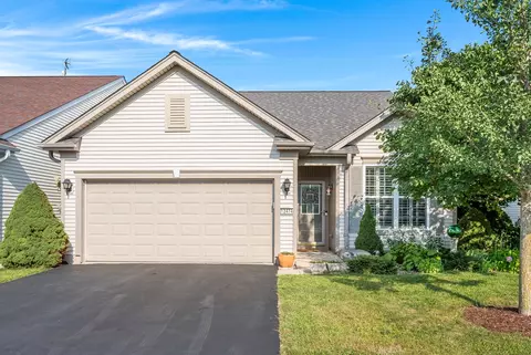 12474 Castle Rock Dr, Huntley, IL 60142