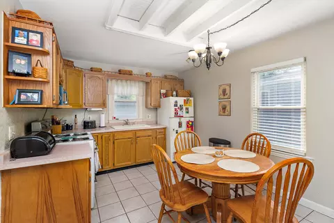 1354 Circle Dr, Kankakee, IL 60901 photo 2