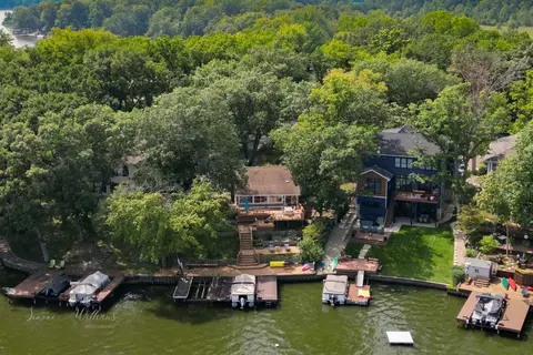 24765 Thorn Apple Ln, Hudson, IL 61748
