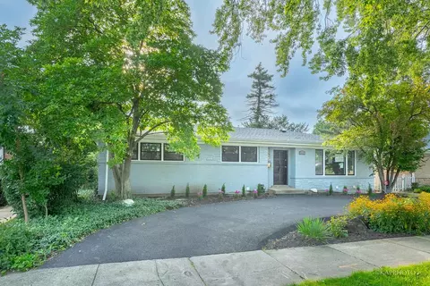 8621 Monticello Ave, Skokie, IL 60076