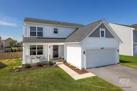 1017 Sharp Dr, Plano, IL 60545 photo 2