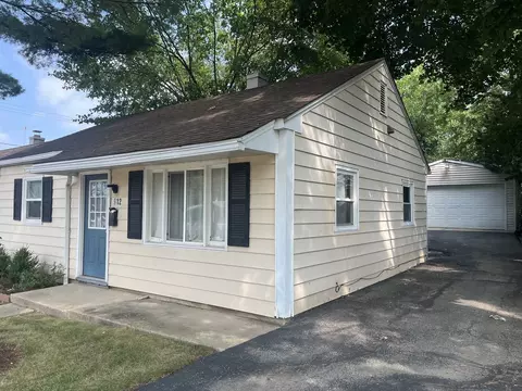 912 Harriet Ave, Aurora, IL 60505