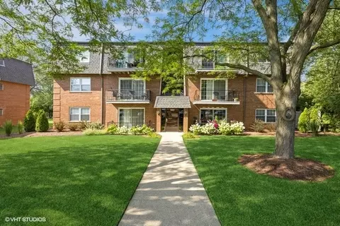 1140 64th St #11, La Grange Highlands, IL 60525
