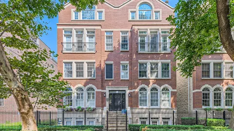 1513 N Cleveland Ave #2S, Chicago, IL 60610