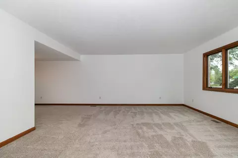 703 Landau Ln, Normal, IL 61761 photo 4