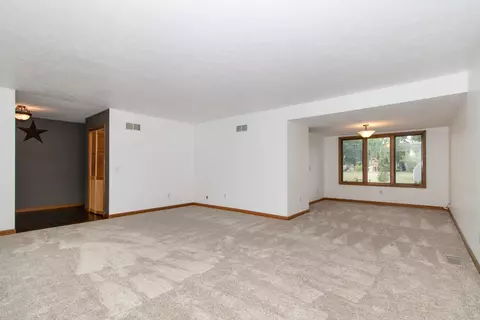 703 Landau Ln, Normal, IL 61761 photo 6