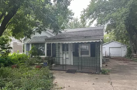 1520 W Center St, Decatur, IL 62526