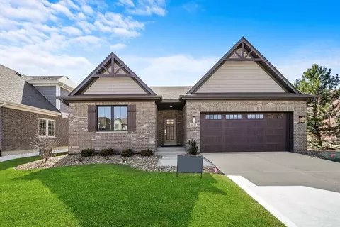 9437 Rich Ln, Orland Park, IL 60467