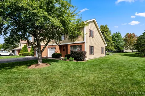 485 Victoria Ln, Wood Dale, IL 60191