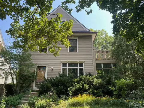 6733 N Ashland Ave, Chicago, IL 60626