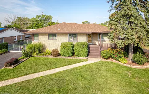 7718 S Ferdinand Ave, Bridgeview, IL 60455