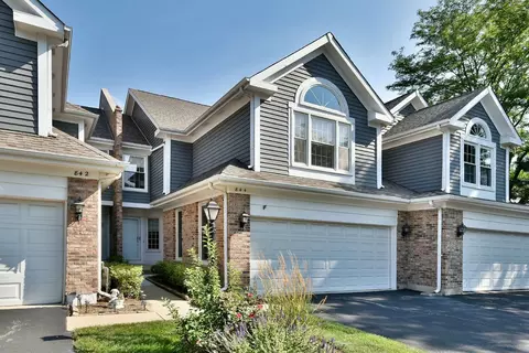 844 Fairmont Ct, Des Plaines, IL 60018