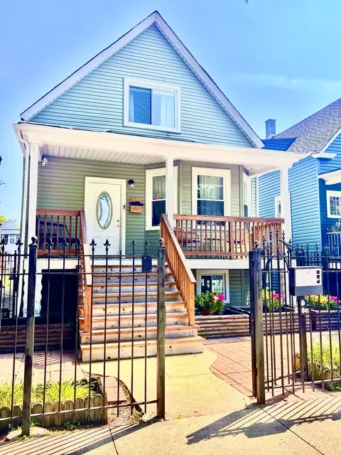 2215 N Kilbourn Ave, Chicago, IL 60639