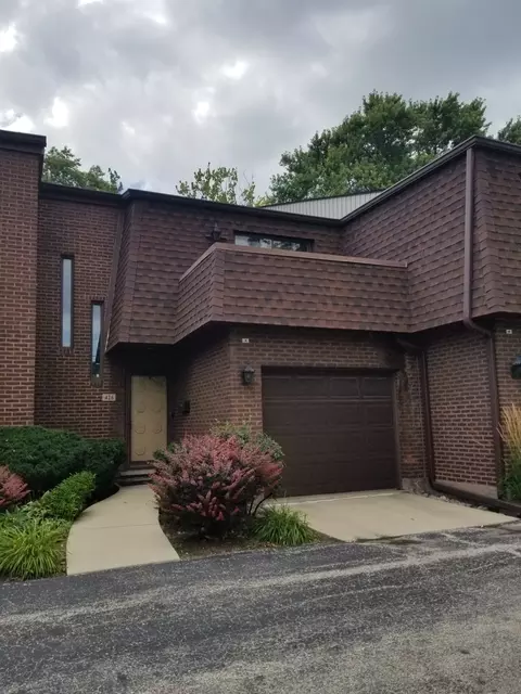 426 S Dee Rd, Park Ridge, IL 60068