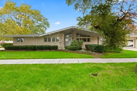 9541 S Kolin Ave, Oak Lawn, IL 60453