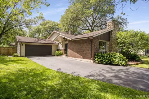 18852 Jamie Ct, Homewood, IL 60430