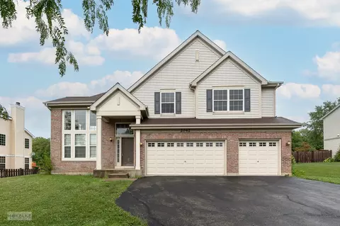 2042 Raintree Rd, Yorkville, IL 60560
