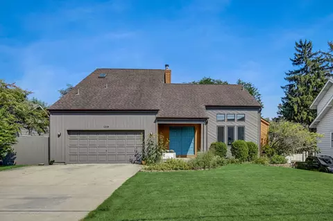 1219 N Arlington Heights Rd, Arlington Heights, IL 60004