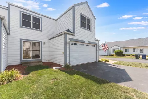1731 Waters Edge Dr, Minooka, IL 60447