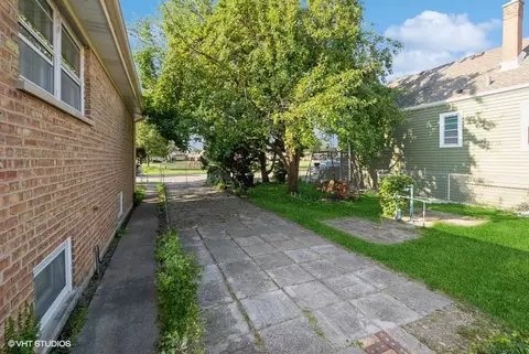 7226 W 60th Pl, Summit, IL 60501 photo 2