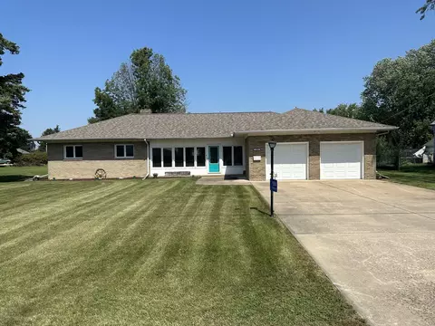 1504 E Hickory St, Streator, IL 61364