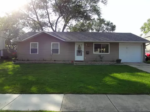 510 Sherwood Dr, Streamwood, IL 60107