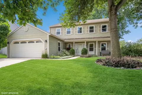 30 W061 Kensington Dr, Warrenville, IL 60555