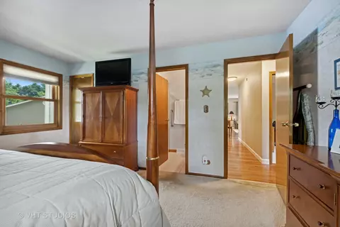 4180 Dixon Dr, Hoffman Estates, IL 60192 photo 18
